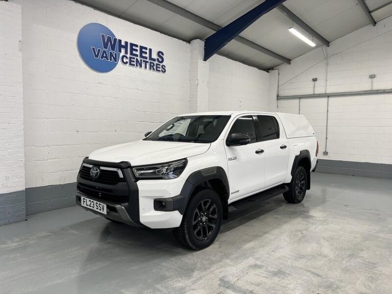 2023 Toyota Hilux 2.8 D-4D Invincible X Pickup Double Cab 4dr Diesel Manual 4WD Euro 6 (s/s)  Pic...