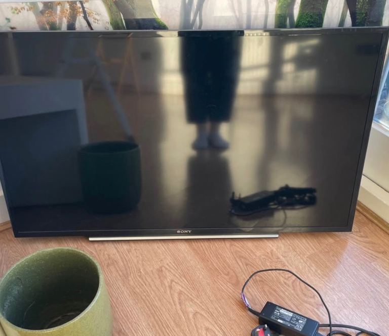 Sony Bravia LCD TV – Black, Good Condition