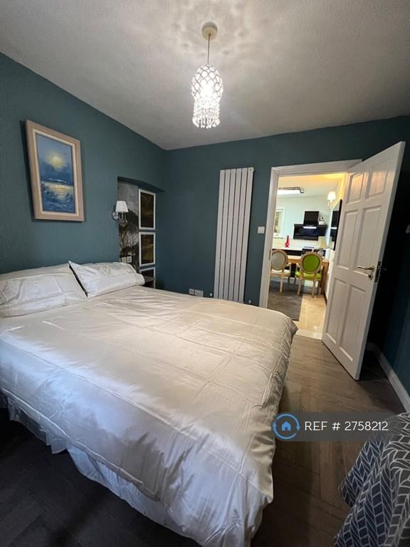 1 bedroom flat in Mynachdy Road, Cardiff, CF14 (1 bed) (#2758212)