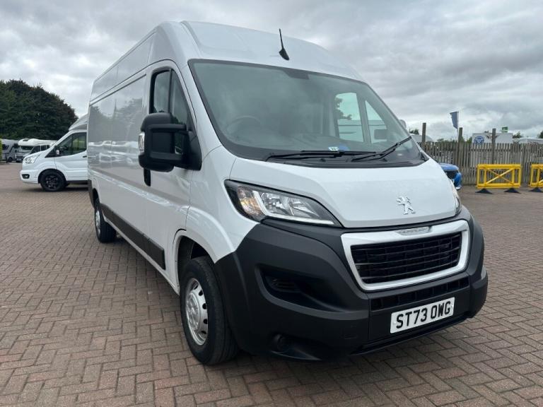  Peugeot Boxer 335 L3H2 Professional Premium+ 2.2 BlueHDi [140ps] Diesel