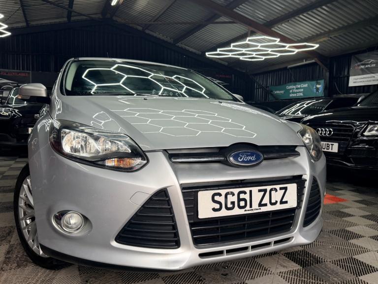 2011 Ford Focus 1.6 125 Zetec 5dr HATCHBACK Petrol Manual