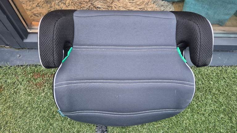 Child Car Booster Seat – Good Condition