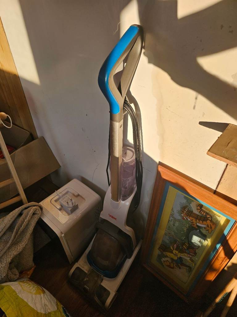 Vax Carpet Cleaner – Good Condition, Blue and White