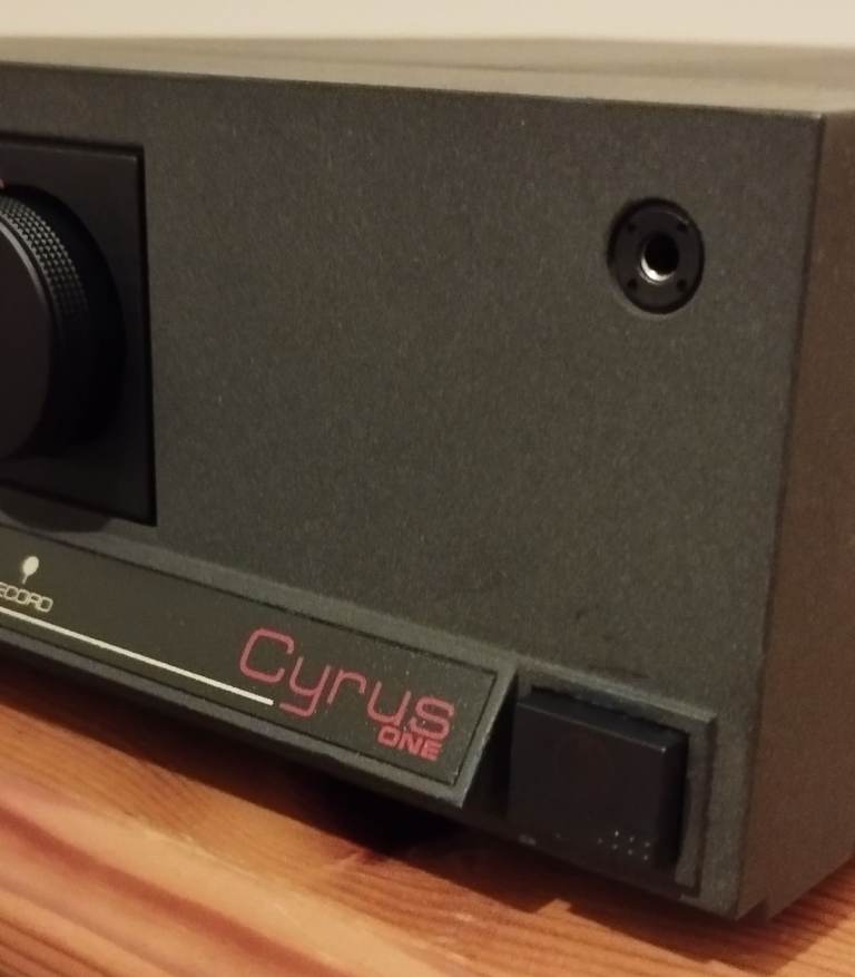 Integrated Amplifier, mission Cyrus One mKII