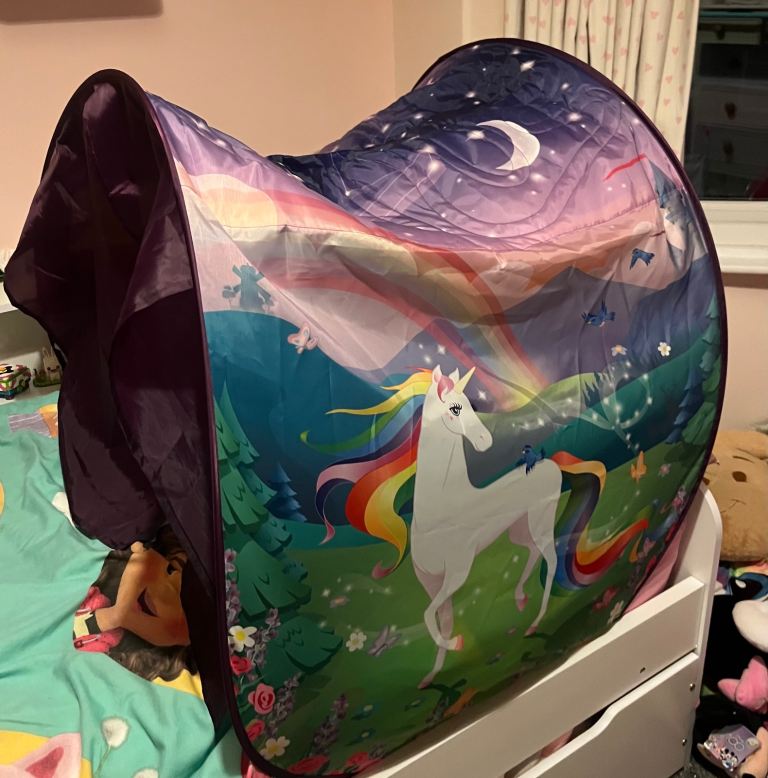 Light up unicorn bed tent with remote 