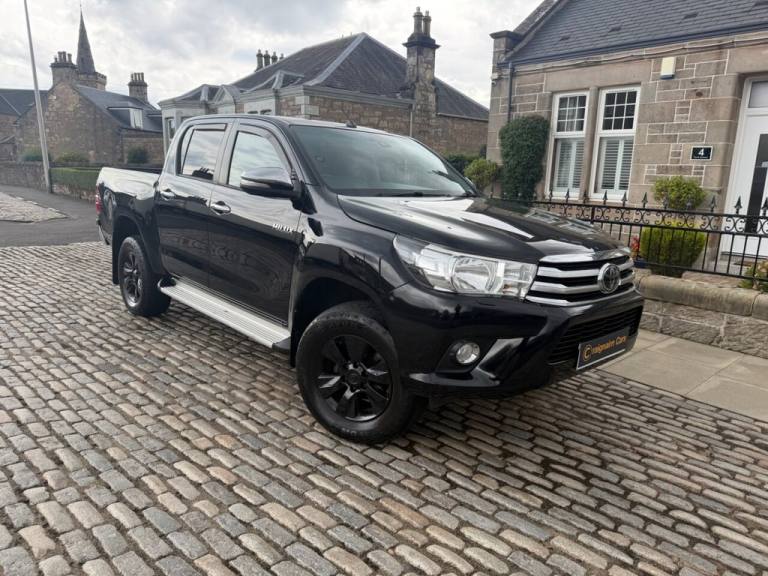 2016 Toyota Hilux 2.4 D-4D Icon Pickup Double Cab 4dr Diesel Manual 4WD Euro 6 (TSS) (150 ps) Pic...
