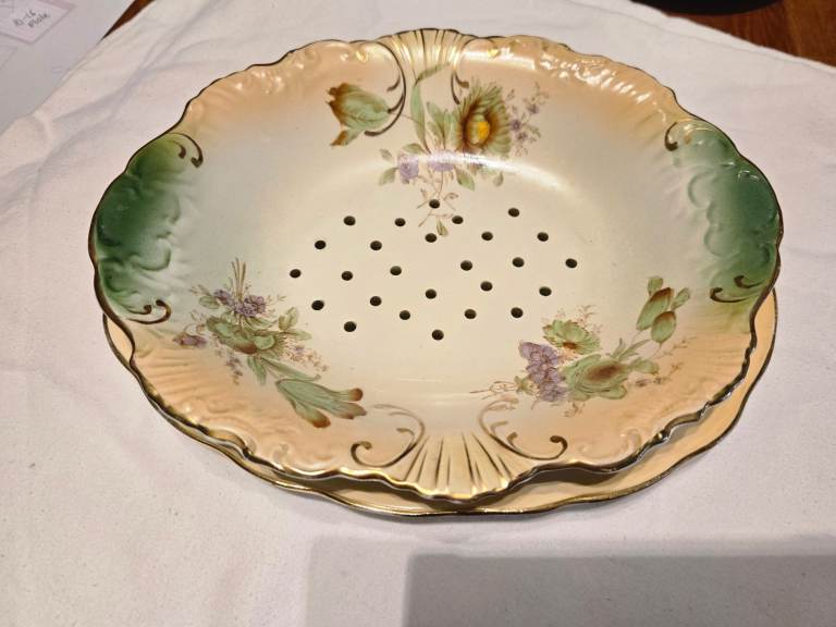 Beautiful Victorian berry/salad dish and drainer plate. Alfred B. Pearce.