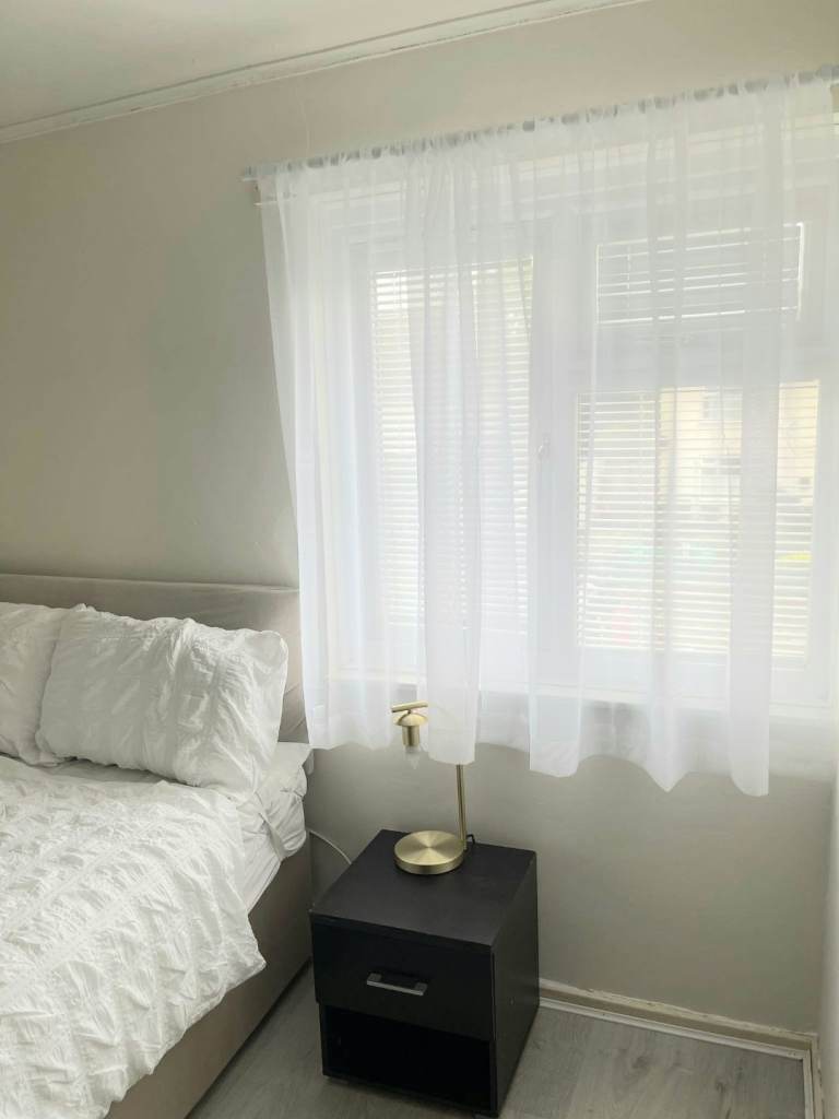 Essex Furnished Double Room-Female Friendly