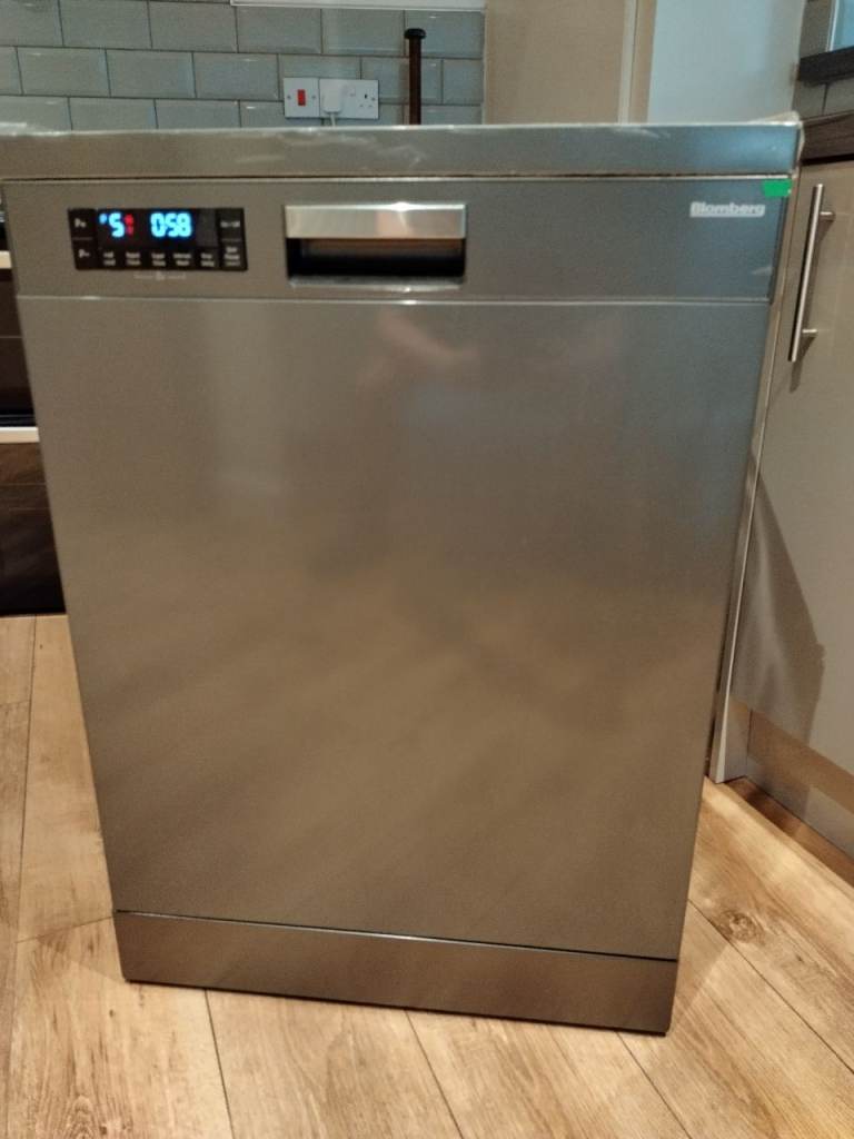 Blomberg Freestanding Dishwasher – Silver - BRAND NEW