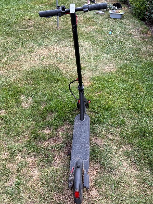 Good Condition Black Scooter – Ready to Ride