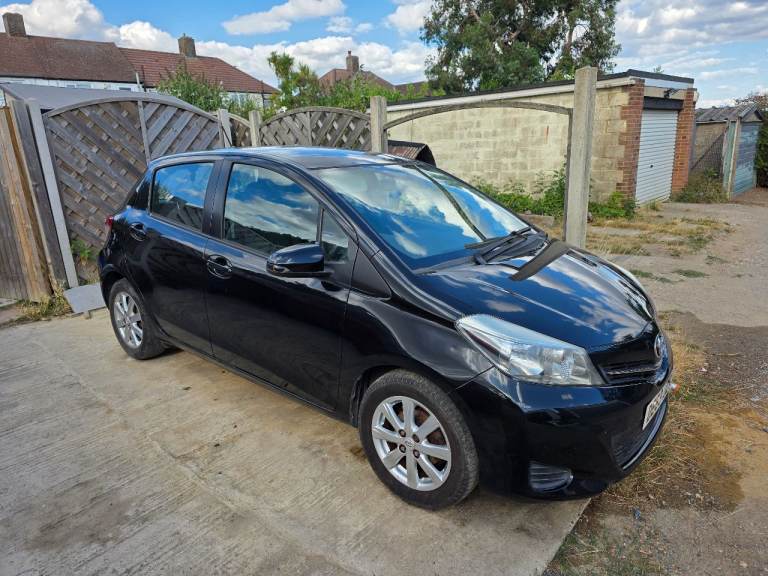 Toyota, YARIS, Hatchback, 2013, Manual, 1329 (cc), 5 doors