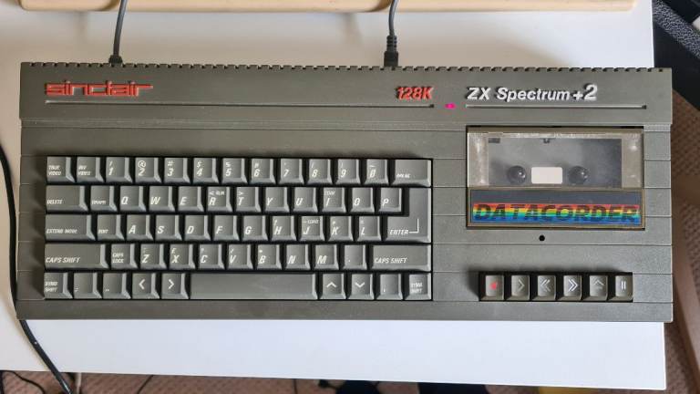 ZX Spectrum 128k +2 (retro vintage computer videoconsole arcade commodore sinclair)