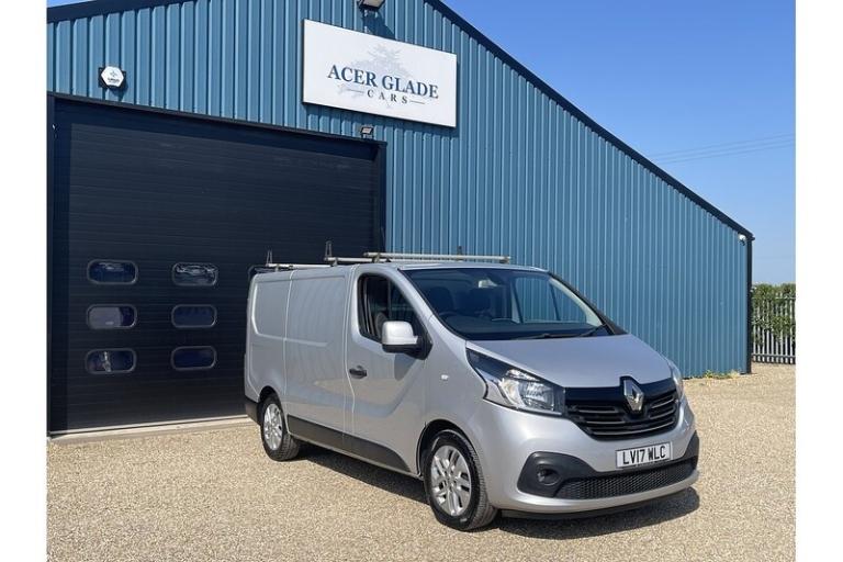 2017 Renault Trafic dCi ENERGY 27 Sport Nav Panel Van Diesel Manual