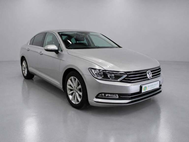 VOLKSWAGEN PASSAT 2.0 TDI BlueMotion Tech SE Business Euro 6 (s/s) 4dr 2015