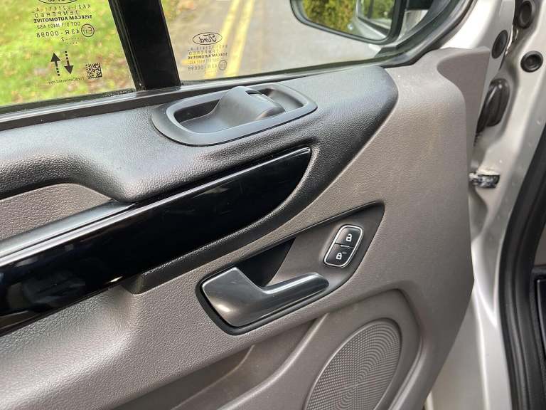 2022 Ford Transit Custom 2.0 320 EcoBlue Limited Crew Van L2 H1 Euro 6 (s/s) 5dr (6 Seat) PANEL V...