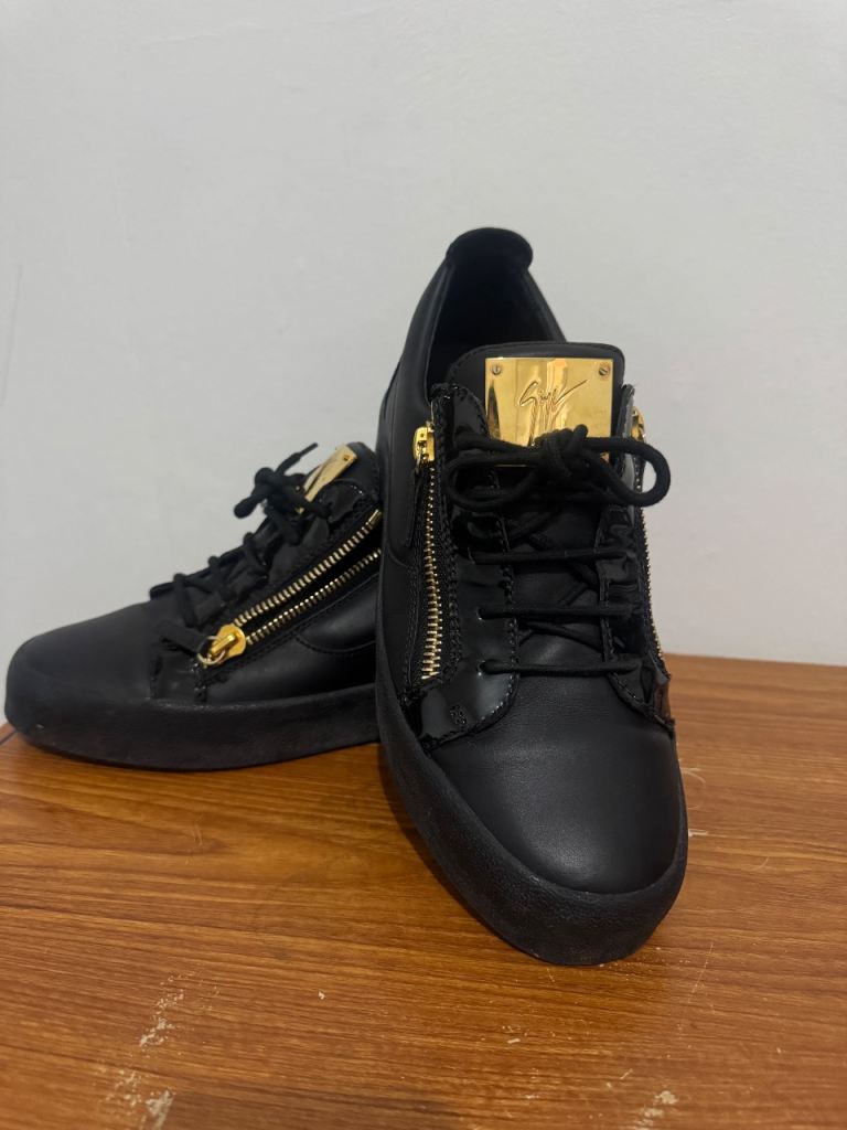 Giuseppe Zanotti Black Leather Trainers with Gold Zips – Good Condition