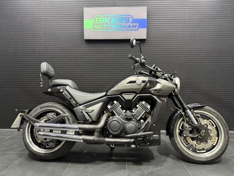 MBP Morbidelli C 1002 V 2024 less than 800 miles, Vance and Hines pipes