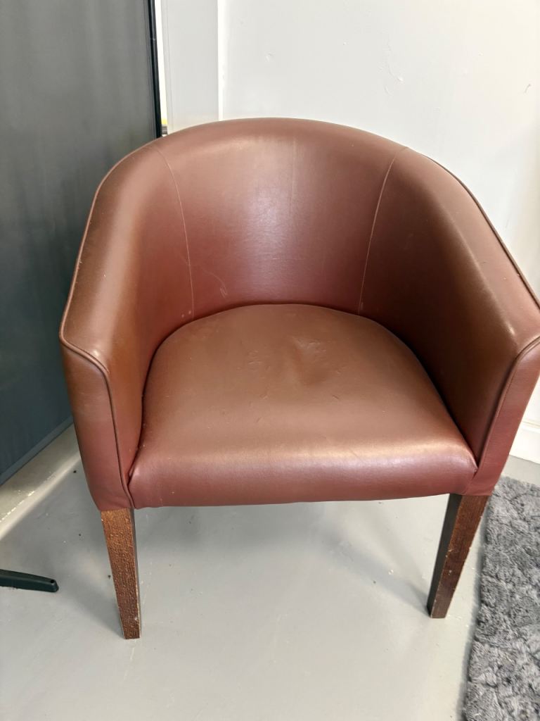 Brown Leather Tub Chair – Good Condition