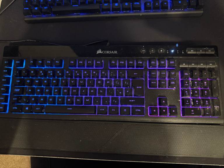 Corsair gaming K55 rgb keyboard + logitech G402 gaming mouse