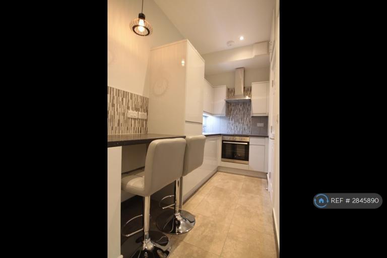 Studio flat in Yelverton Road, Bournemouth, BH1 (#2845890)