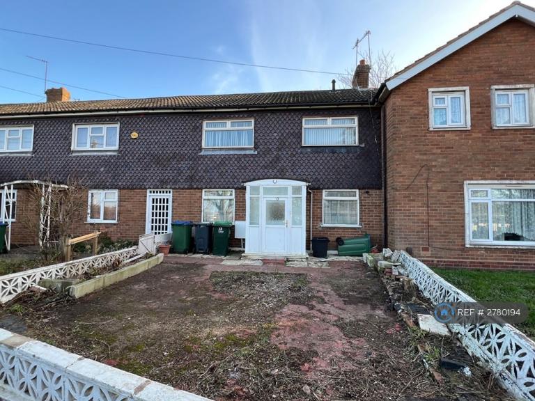 4 bedroom house in Hanbury Road, West Bromwich, B70 (4 bed) (#2780194)