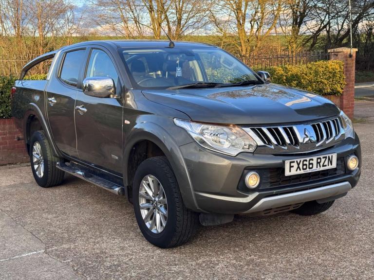 2016 Mitsubishi L200 2.4 L200 Titan Double Cab DI-D 4x4 4WD 5dr Pickup Diesel Manual
