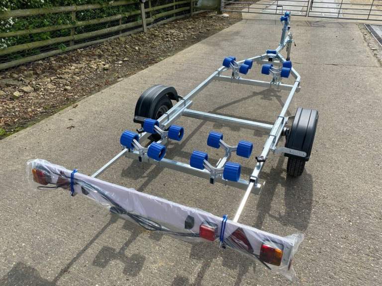 Brand New 2026 Extreme 750KG unbraked roller boat trailer RIB Rigid inflatable up to 5M