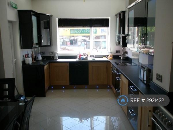 1 bedroom in Colwick Rd, Nottingham, NG2 (#2921422)