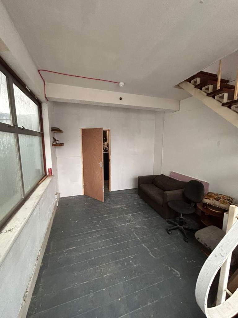 Artist studio/office for creative SME on Lea Bridge | £450 pcm | 130ft² (+130ft² storage)