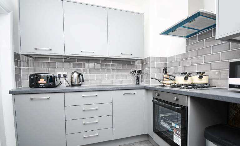 **Fantastic 5 Bed HMO Project - Hands off investment - 36% Return on Investment**