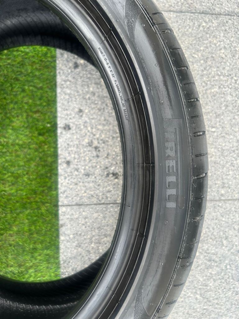 2 Pirelli tyres 225/40 ZR18