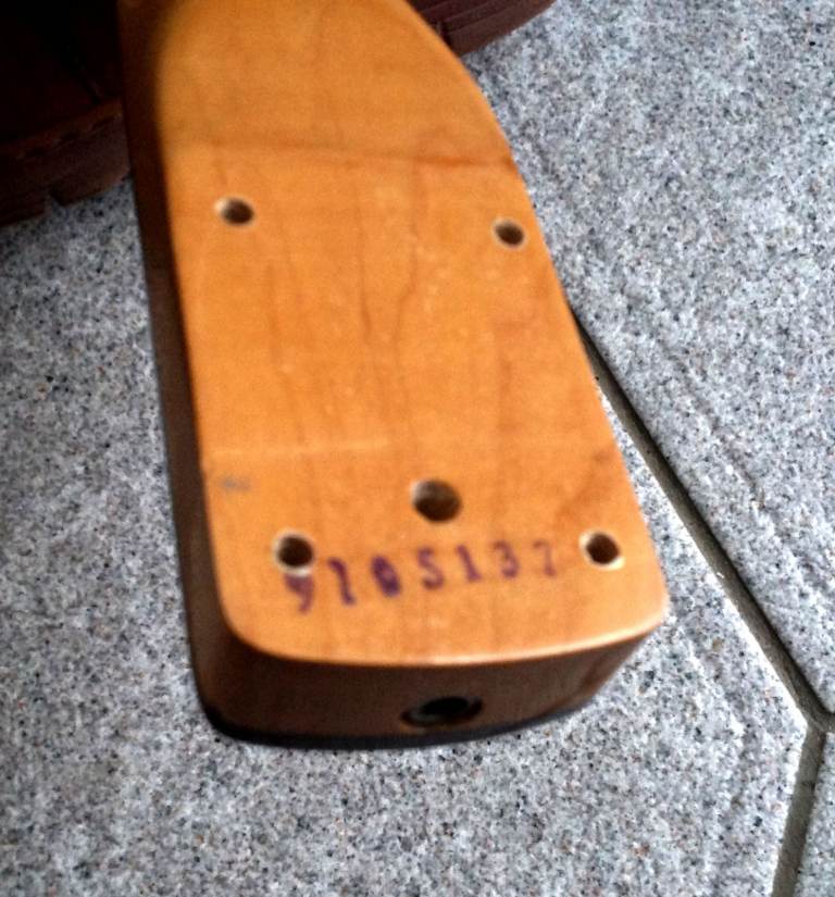 Strat type body and neck with tuners PROJECT £25 NO OFFERS