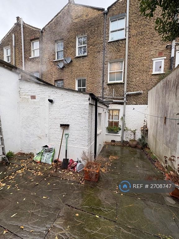 3 bedroom house in London, London, SE24 (3 bed) (#2708747)
