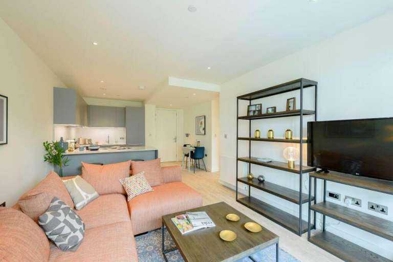 🌸✨Spacious Rooms Available in Seven Sisters🌸✨