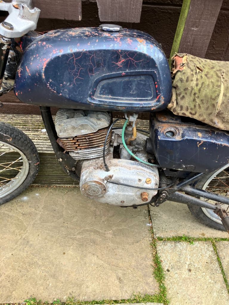 Motorcycle barn find parts cz 125? 