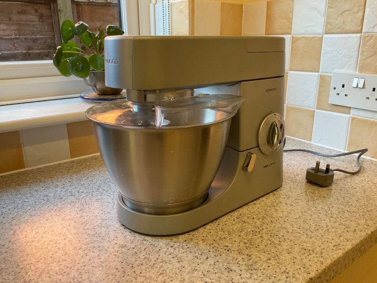 Kenwood Chef Premier KMC5XX Stand Mixer with Attachments – Excellent Condition