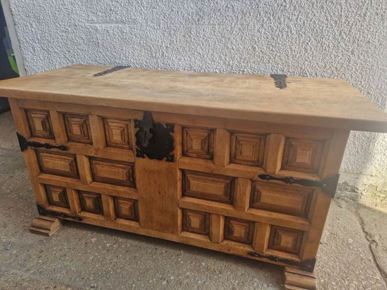 Large solid chest/toybox/shoebox 