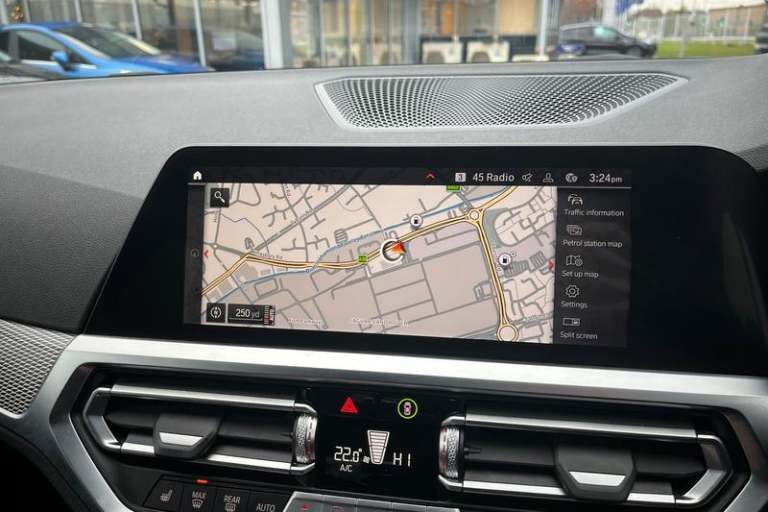 2021 BMW 3 Series 320i M Sport 5dr Step Auto ** Rear Parking Camera - Heated Seats ** Semi-Au Est...