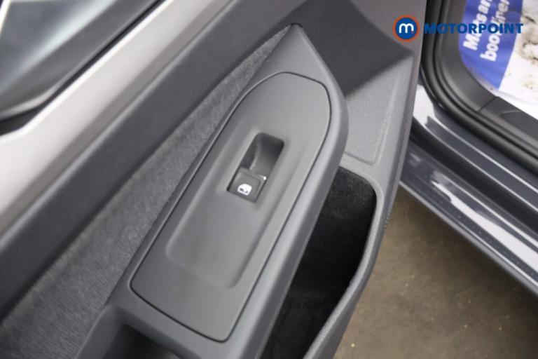 2022 Volkswagen Golf 1.5 TSI Life 5dr Hatchback Petrol Manual