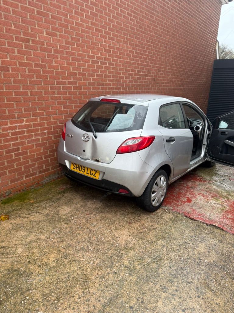 2009 mazda 2 manual 1.2 hatchback petrol 