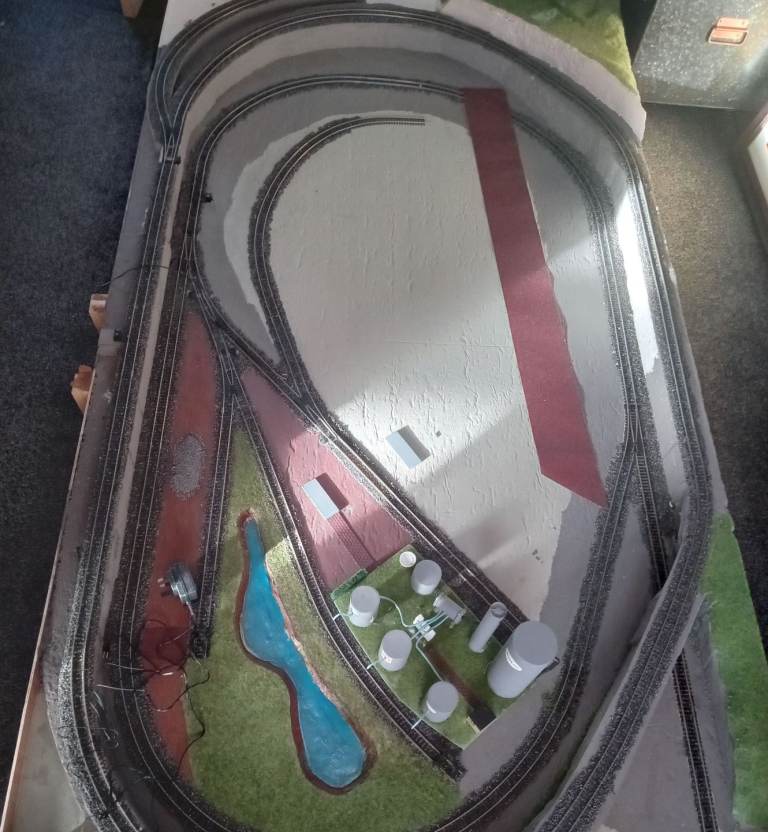 Massive 8ft train layout with track tunnel Esso towers boxed train set and controller 