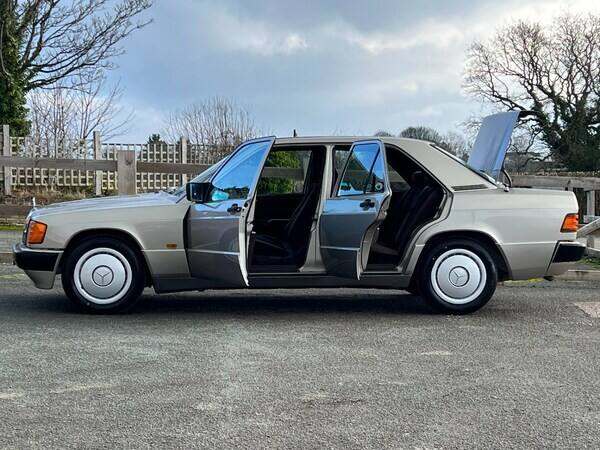 MERCEDES-BENZ 190 2.0 1989