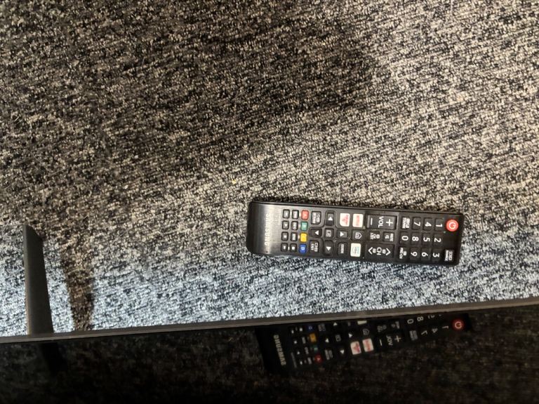 Samsung 43-inch Smart TV UE43TU7000KXXU with Remote