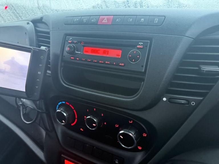 2014 Iveco Daily 5.5 Tonne Tipper - Reverse Camera - Brand New Back  NA Diesel Manual