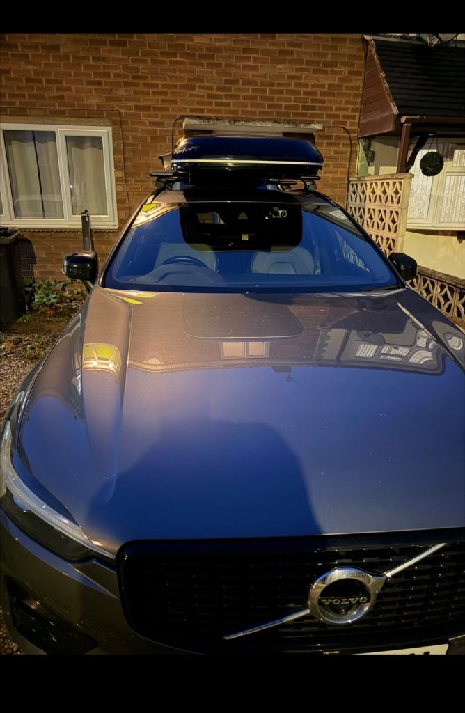 Volvo roof box with rails