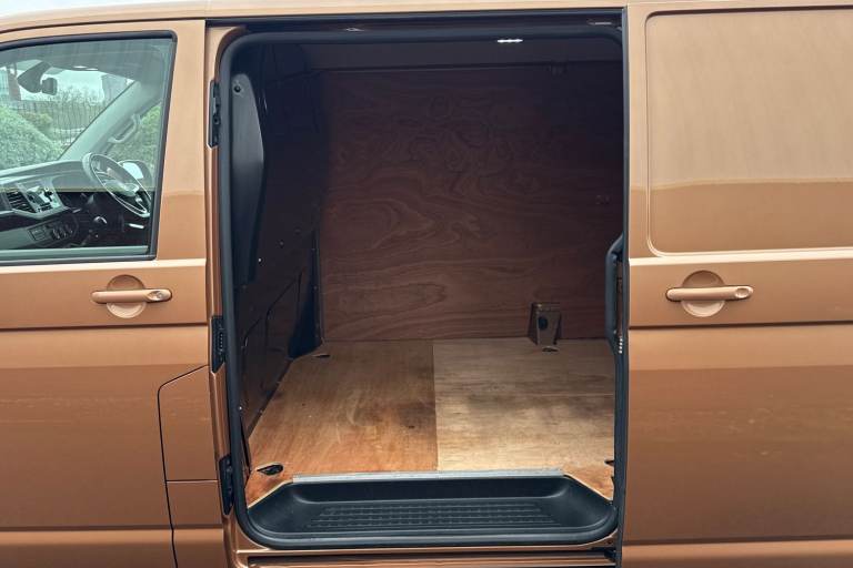 2022 Volkswagen Transporter 2.0 TDI 150 Highline Van Van DIESEL Manual