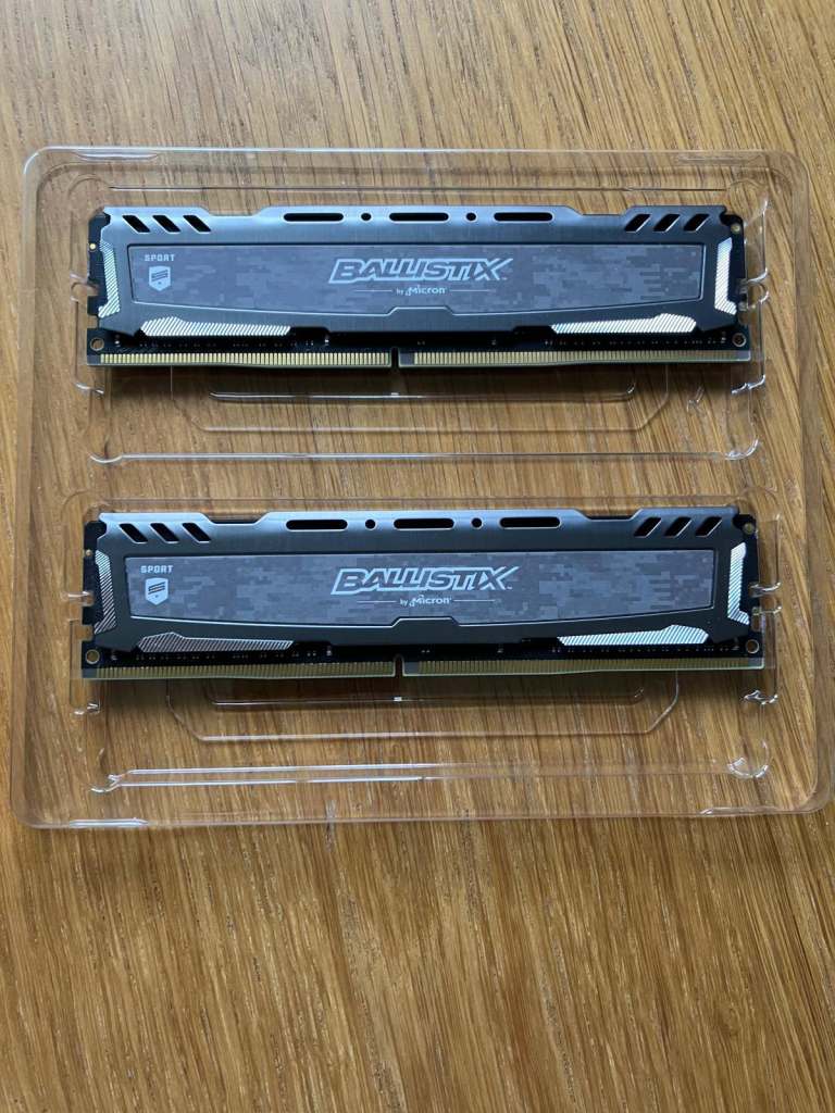 Crucial Ballistix Sport LT 32GB DDR4 3200mhz – Grey, As Good As New