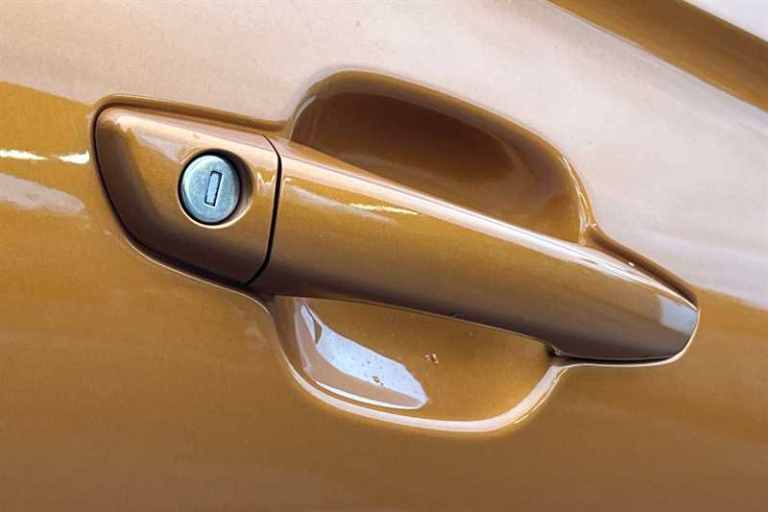 2019 Vauxhall Crossland X 1.2T ecoTec [110] Tech Line Nav 5dr [6 Spd] [S/S] HATCHBACK PETROL Manual