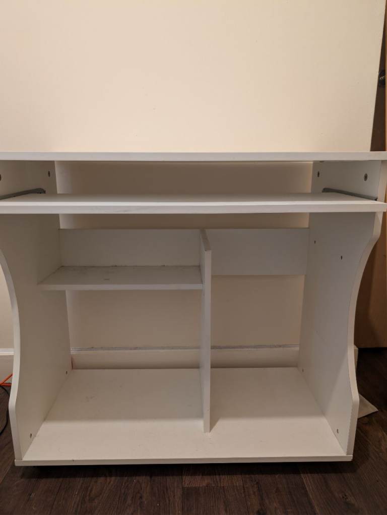 Small computer Table