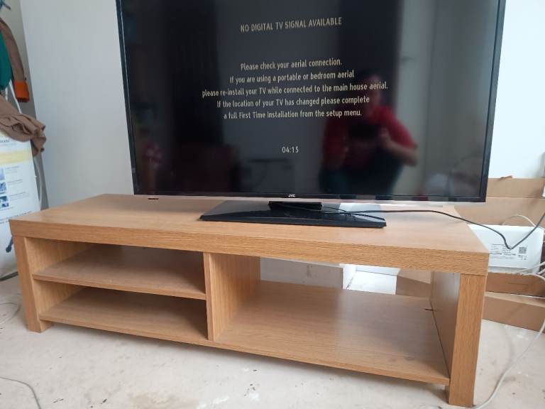 jvc tv 40" black lt40-c750 on legs stand with open wooden TV stand